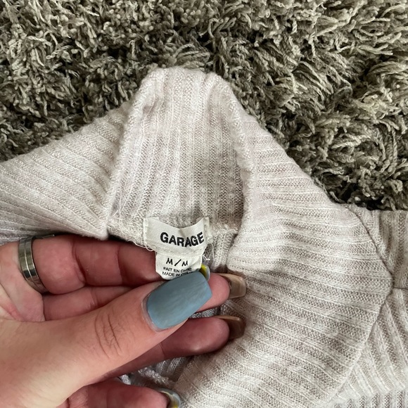 Crop sweater - Picture 2 of 2